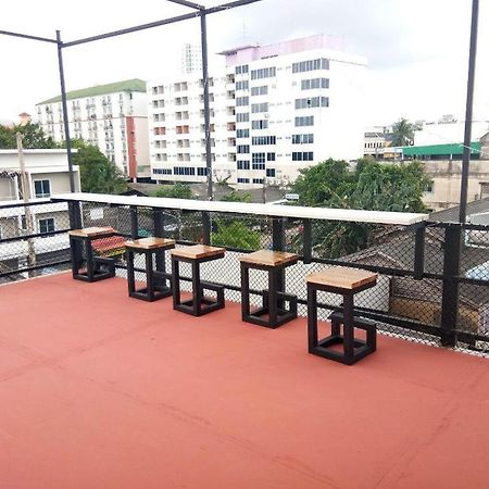 The 25 Hostel Hat Yai Esterno foto