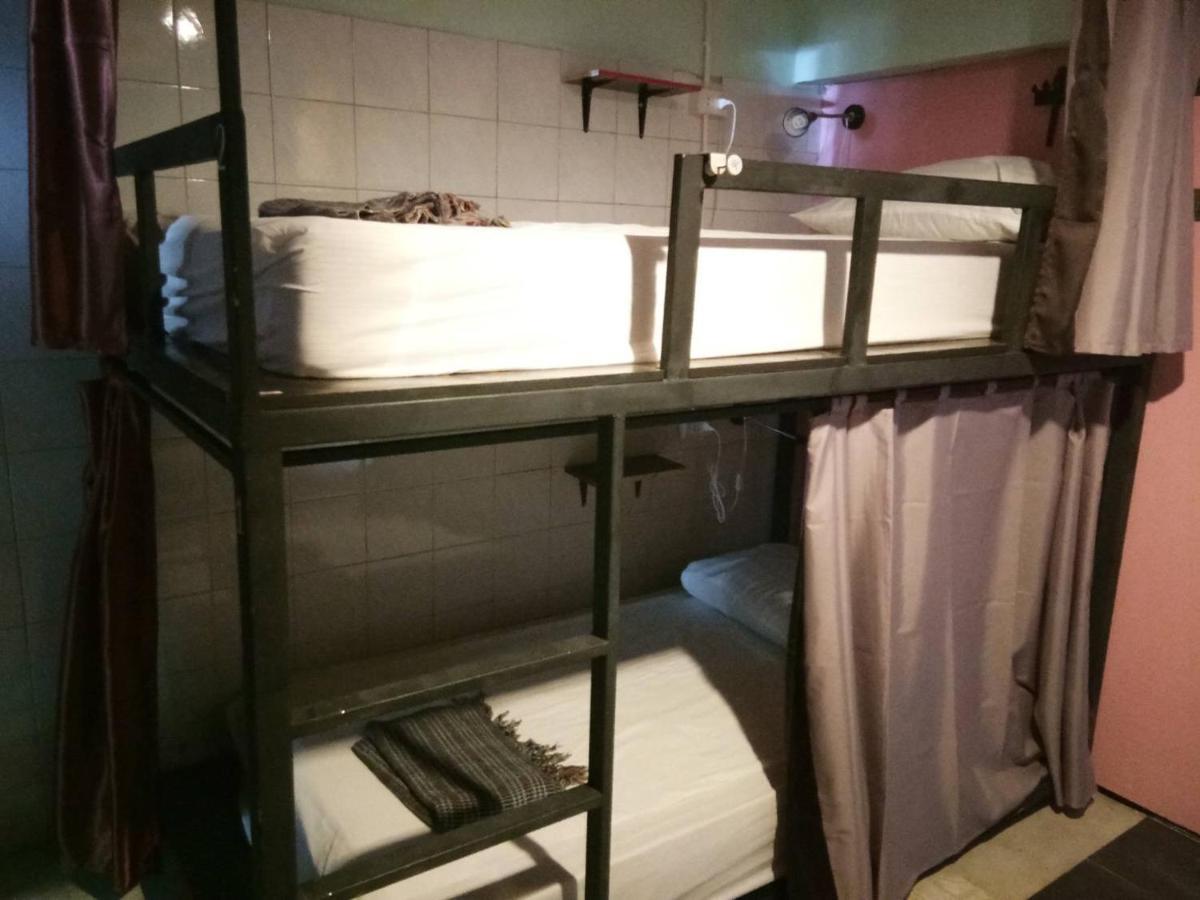 The 25 Hostel Hat Yai Esterno foto