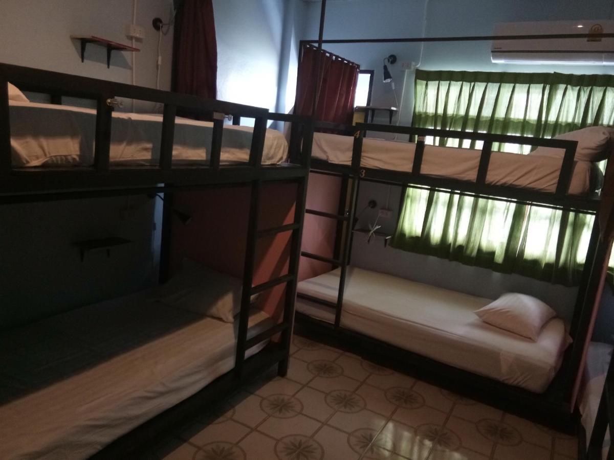 The 25 Hostel Hat Yai Esterno foto
