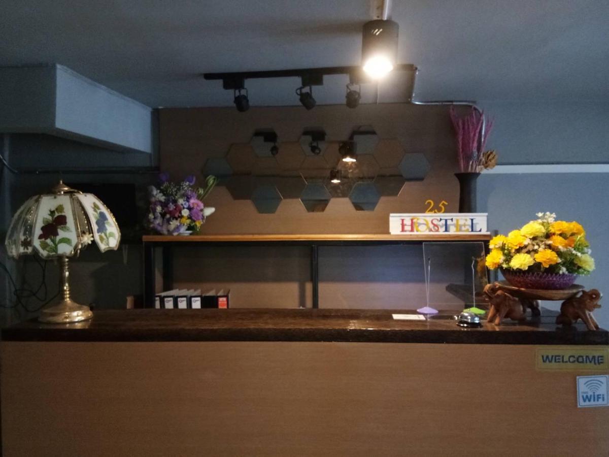 The 25 Hostel Hat Yai Esterno foto