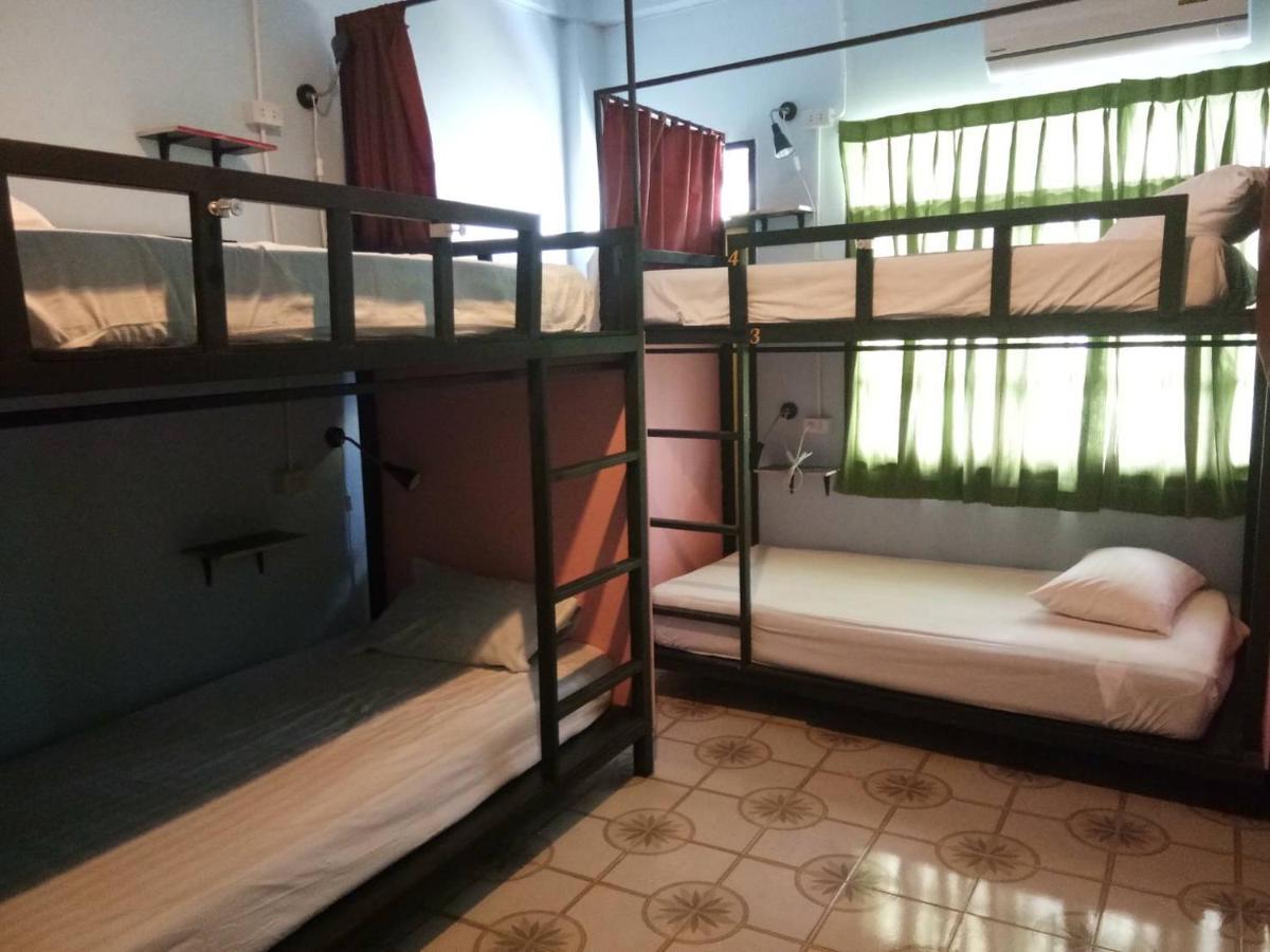 The 25 Hostel Hat Yai Esterno foto