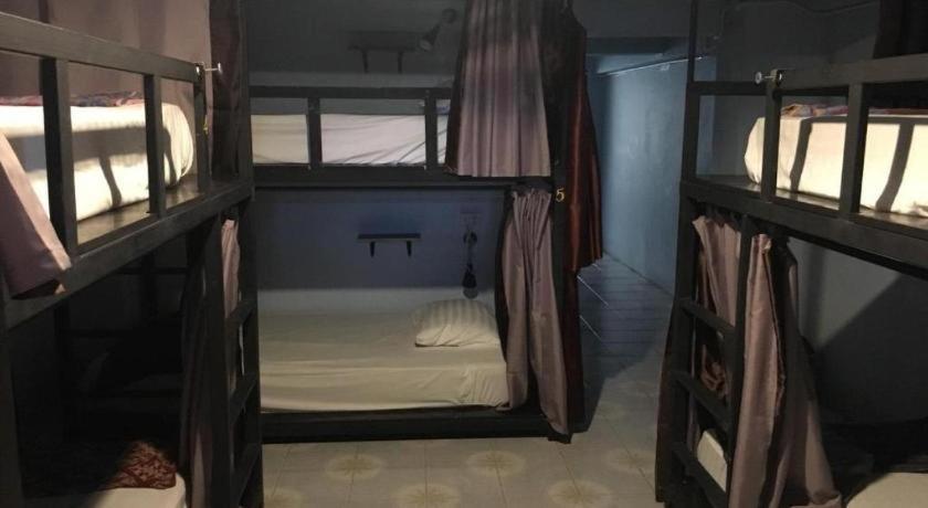 The 25 Hostel Hat Yai Esterno foto