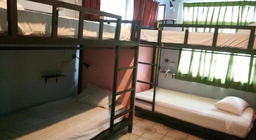 The 25 Hostel Hat Yai Esterno foto
