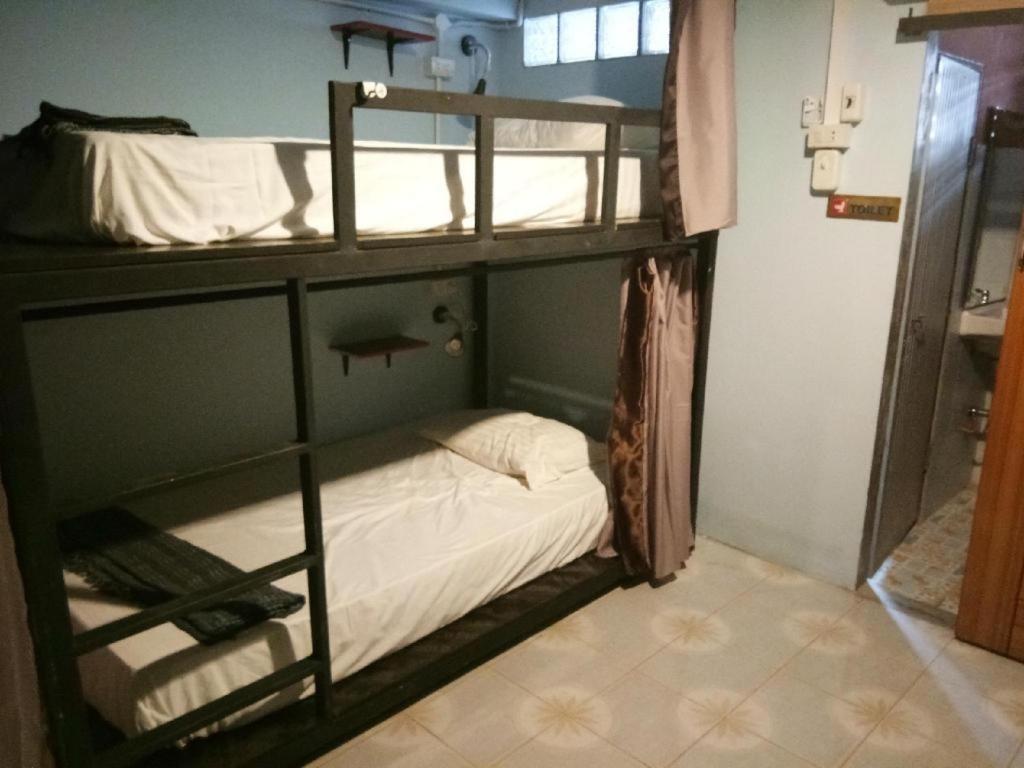 The 25 Hostel Hat Yai Esterno foto