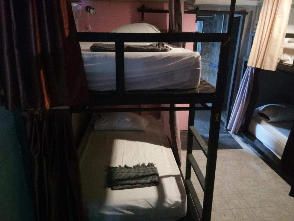 The 25 Hostel Hat Yai Esterno foto