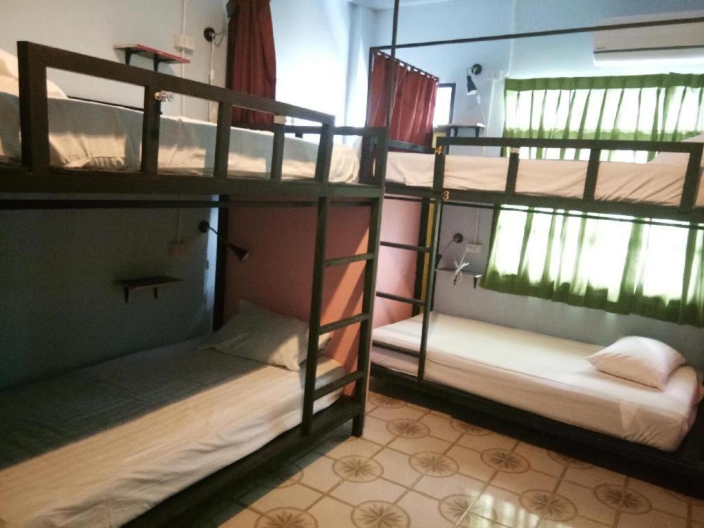 The 25 Hostel Hat Yai Esterno foto